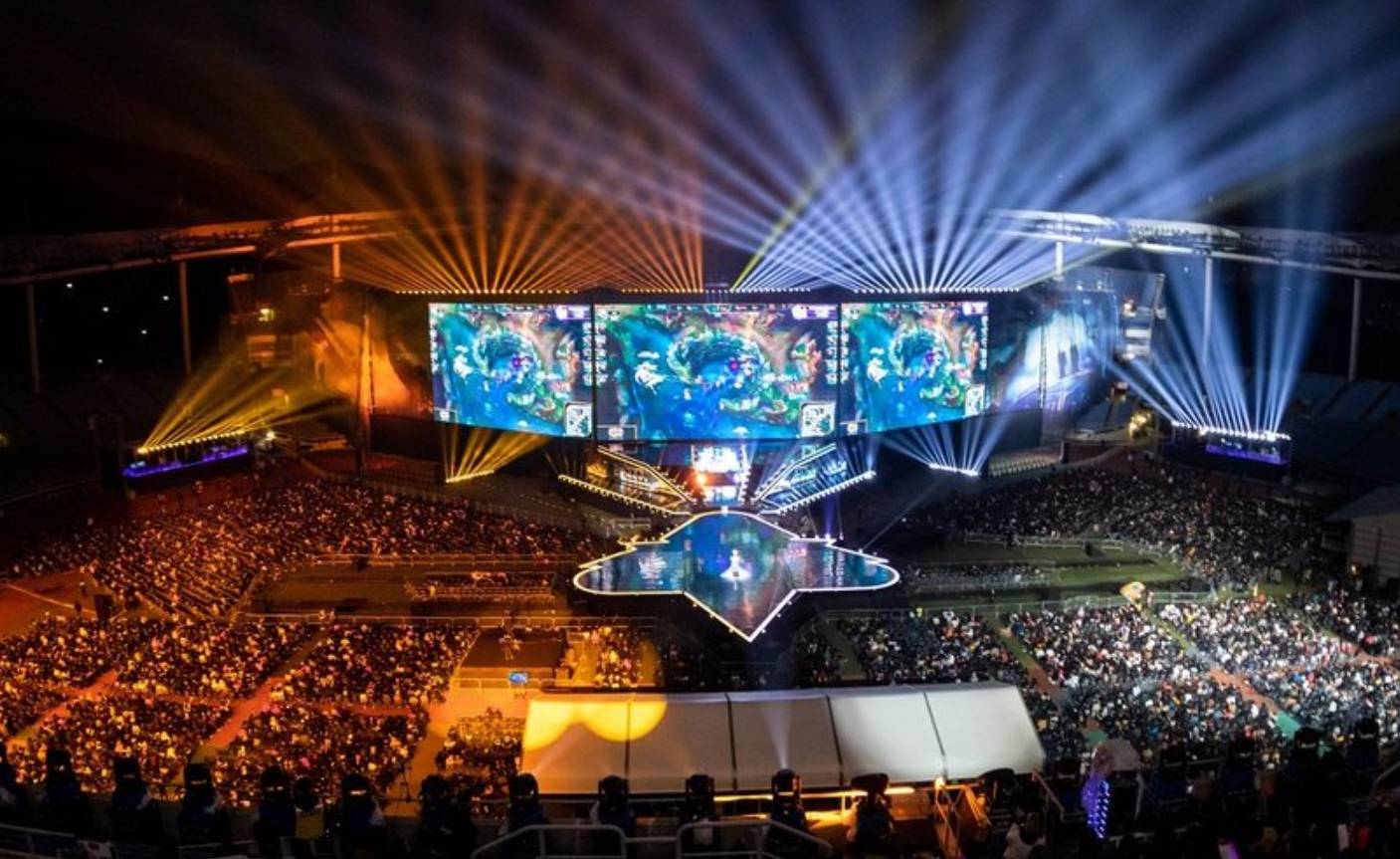 HooXi 与 Astralis 签订全职合同时表示：“不，目前没有。现在我回到了我离开的地方。”