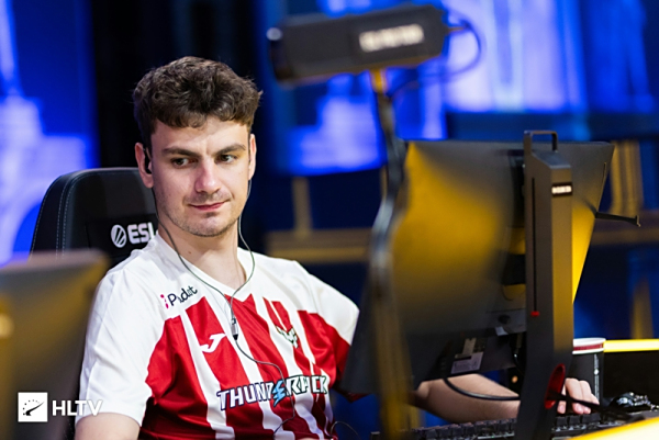 iM：我就是全程盯着屏幕，没有什么能让我分心